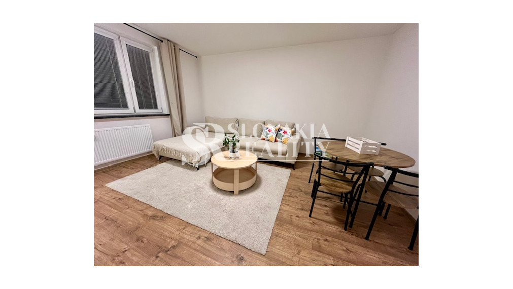 3-izb.zrekonštruovaný, zariadený byt, Zvolenská ul., loggia