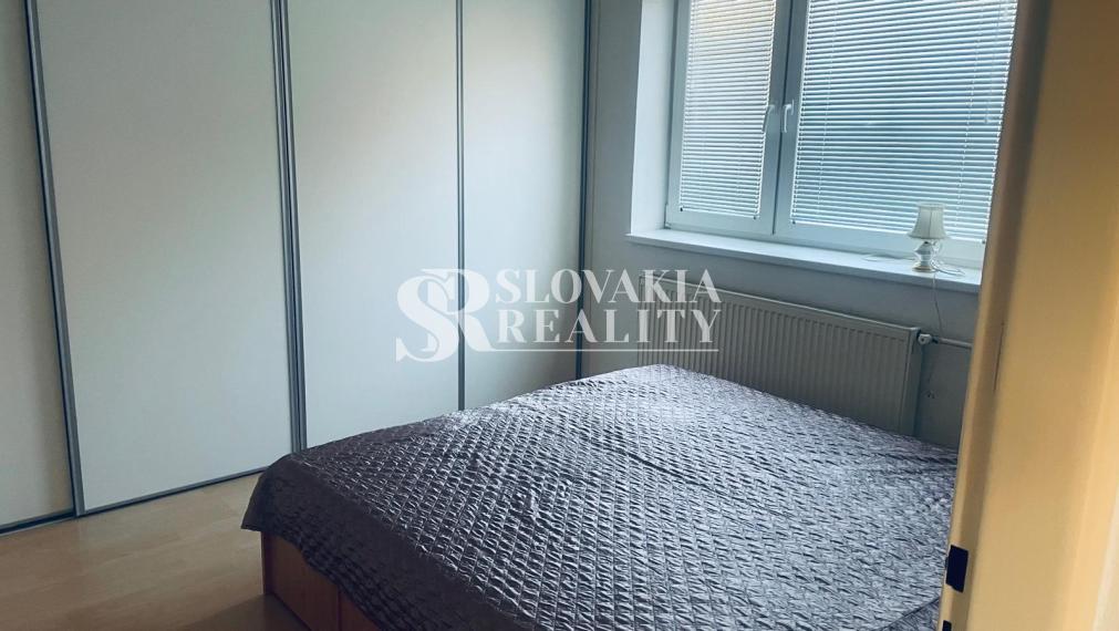 Veľmi príjemný, zariadený 3 izbový rodinný dom na Zobore