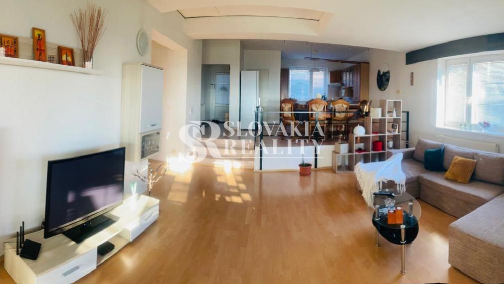 Veľmi príjemný, zariadený 3 izbový rodinný dom na Zobore