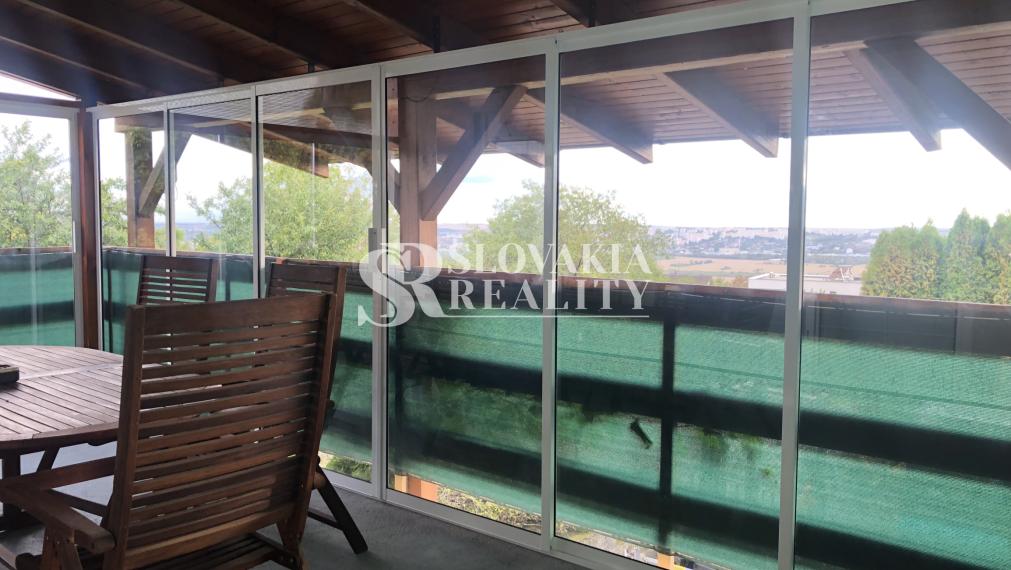 Veľmi príjemný, zariadený 3 izbový rodinný dom na Zobore