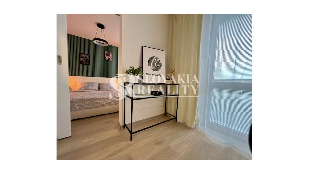 1-izb.byt na Chrenovej, kompletná rekonštrukcia, zariadený