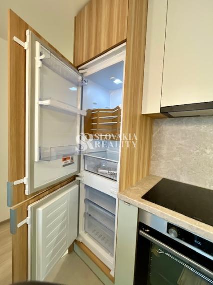 1-izb.byt na Chrenovej, kompletná rekonštrukcia, zariadený