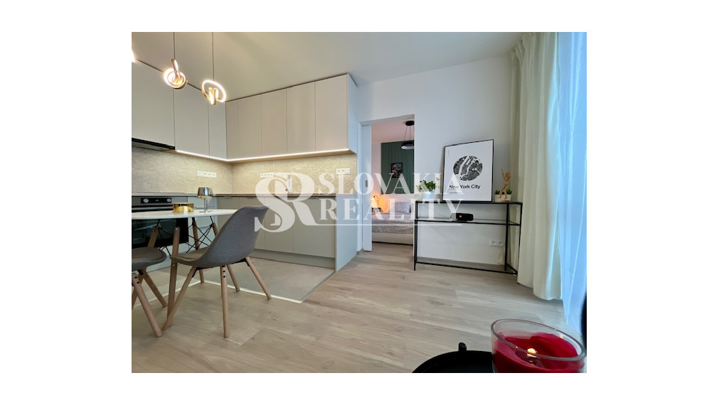 1-izb.byt na Chrenovej, kompletná rekonštrukcia, zariadený