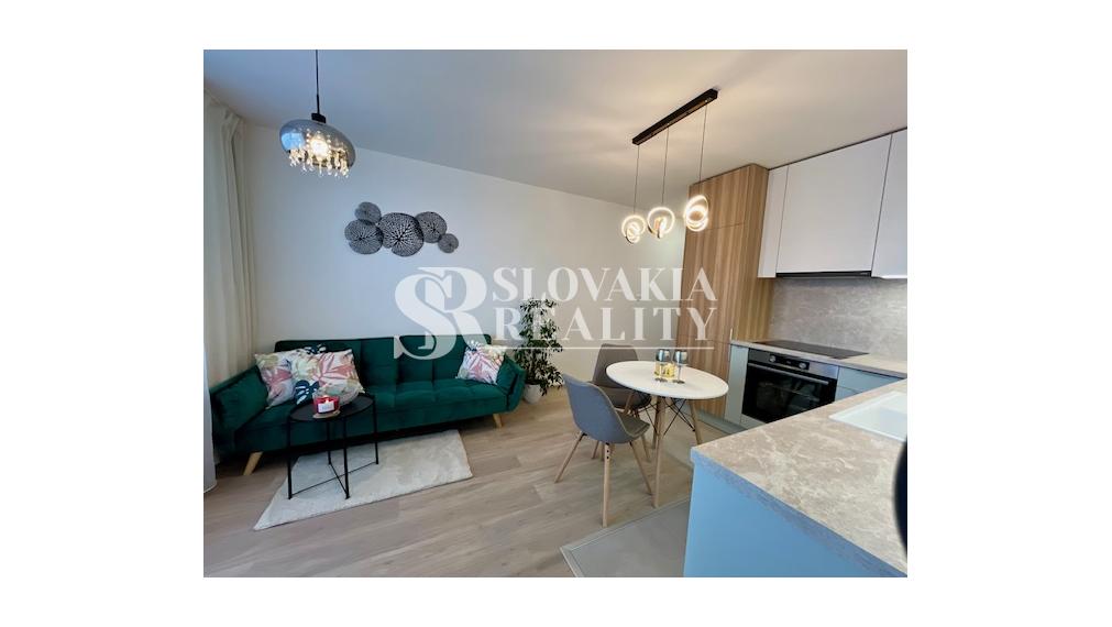 1-izb.byt na Chrenovej, kompletná rekonštrukcia, zariadený