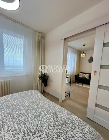 1-izb.byt na Chrenovej, kompletná rekonštrukcia, zariadený