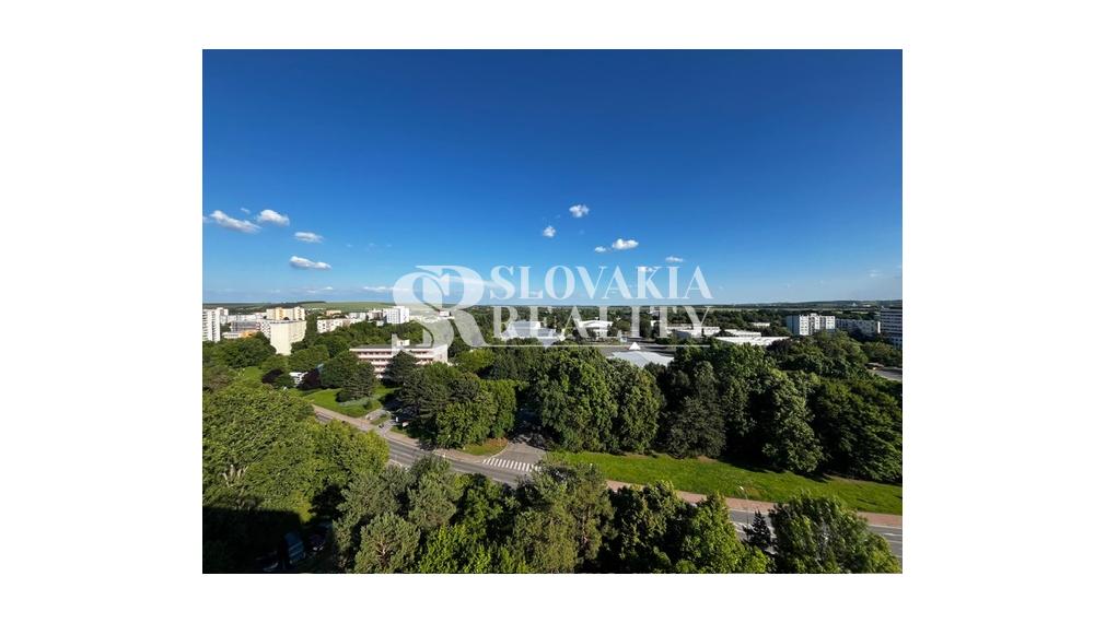 1-izb.byt na Chrenovej, kompletná rekonštrukcia, zariadený