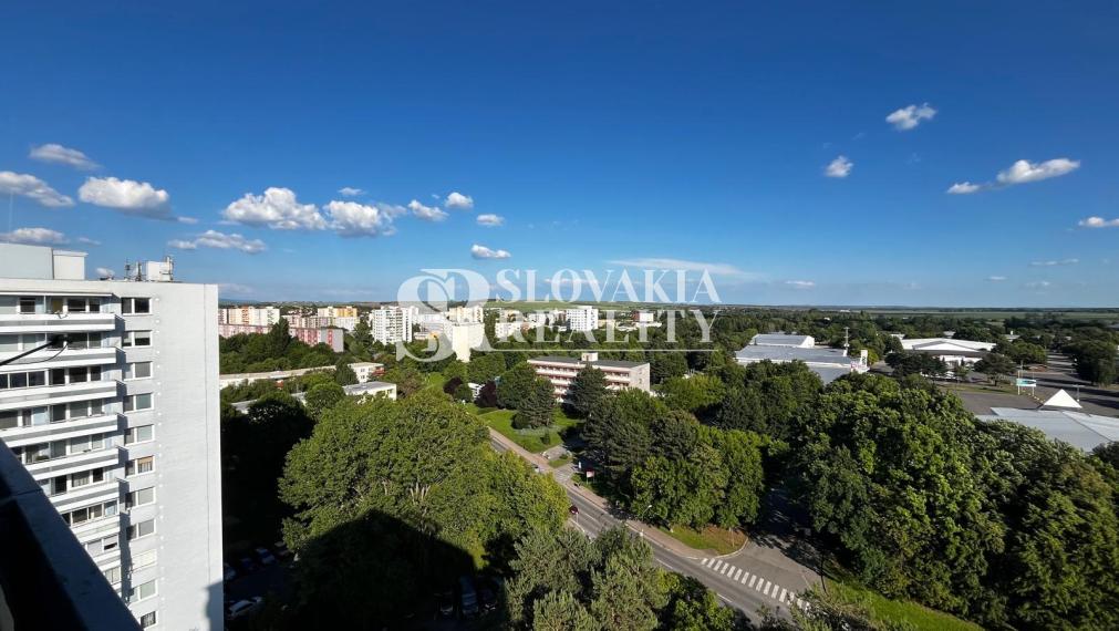 1-izb.byt na Chrenovej, kompletná rekonštrukcia, zariadený