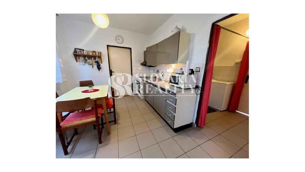 4-izbový byt s dvomi balkónmi v zeleni – Brezová, Chrenová