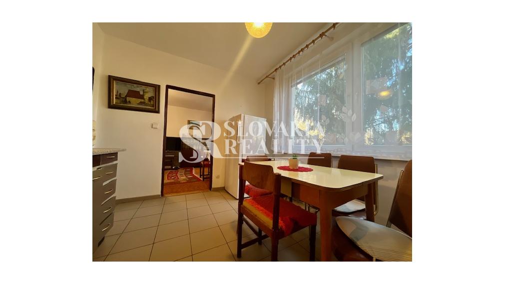 4-izbový byt s dvomi balkónmi v zeleni – Brezová, Chrenová