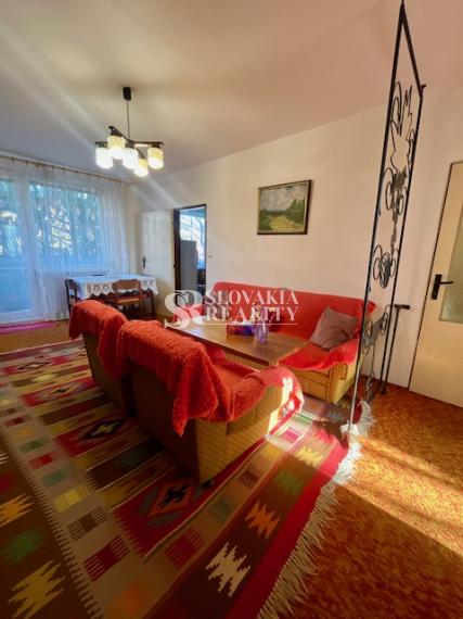 4-izbový byt s dvomi balkónmi v zeleni – Brezová, Chrenová