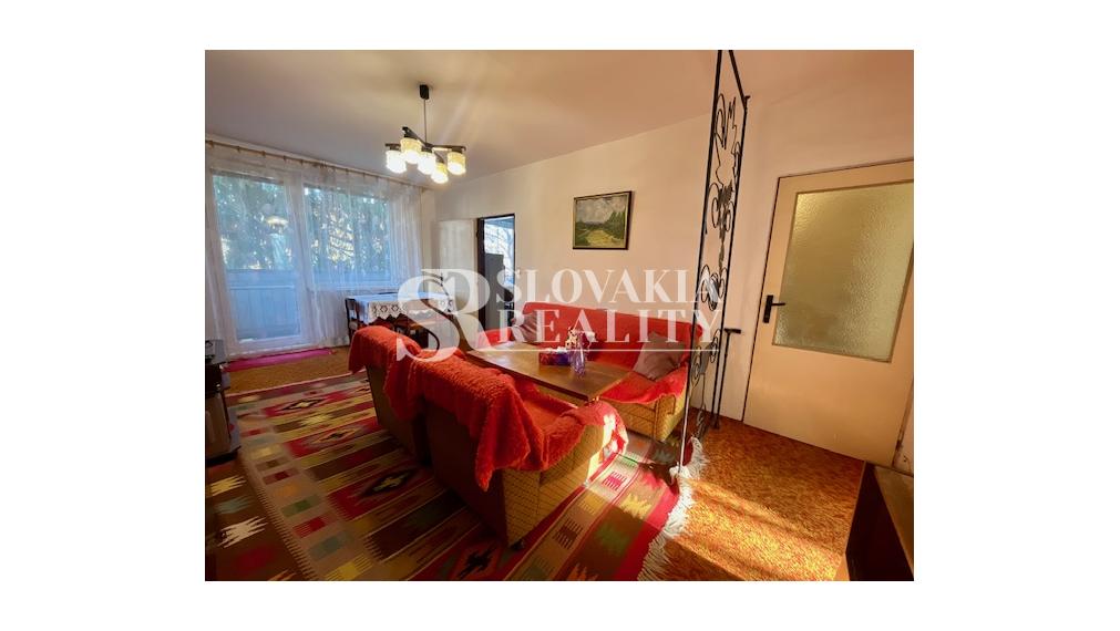 4-izbový byt s dvomi balkónmi v zeleni – Brezová, Chrenová