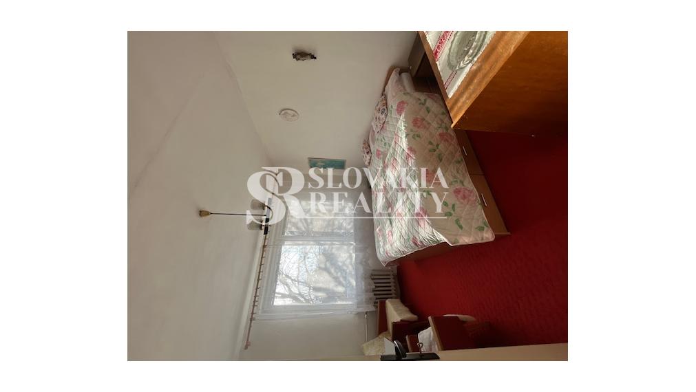 4-izbový byt s dvomi balkónmi v zeleni – Brezová, Chrenová