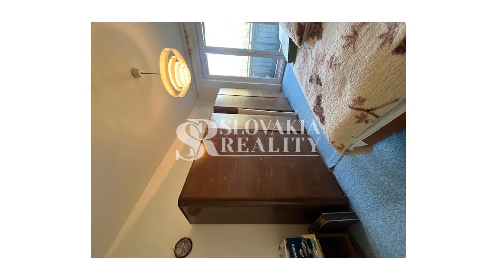 4-izbový byt s dvomi balkónmi v zeleni – Brezová, Chrenová