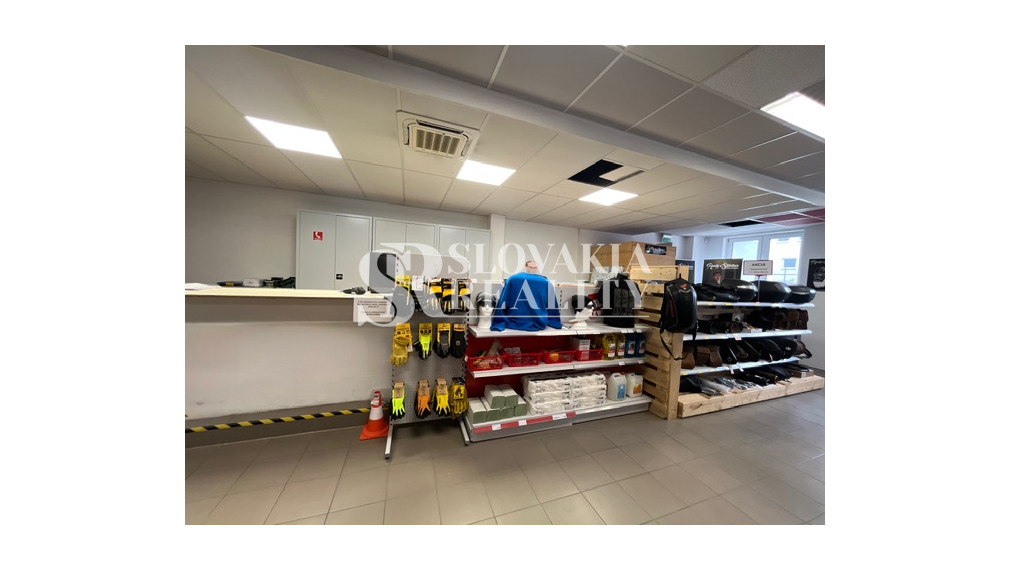 Obchodný priestor 249 m² s parkovaním – Cabajská, Nitra