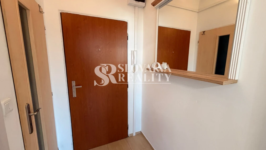 Prenájom 1-izbového bytu na Brezovej ulici, Chrenová