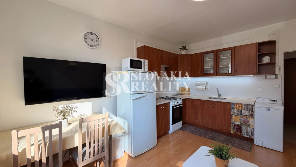 Prenájom 1-izbového bytu na Brezovej ulici, Chrenová