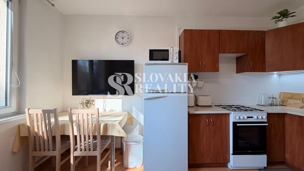 Prenájom 1-izbového bytu na Brezovej ulici, Chrenová