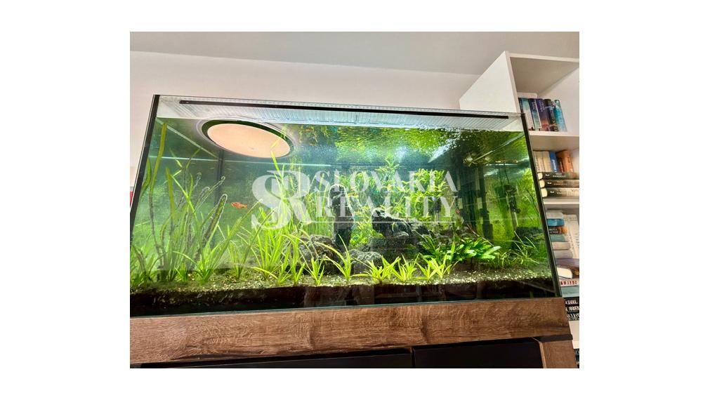 Priestranný 3-izbový byt so šatníkom a balkónom Chrenová