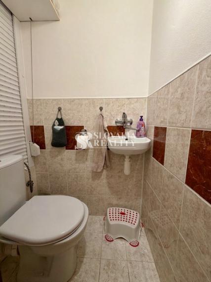 Priestranný 3-izbový byt so šatníkom a balkónom Chrenová