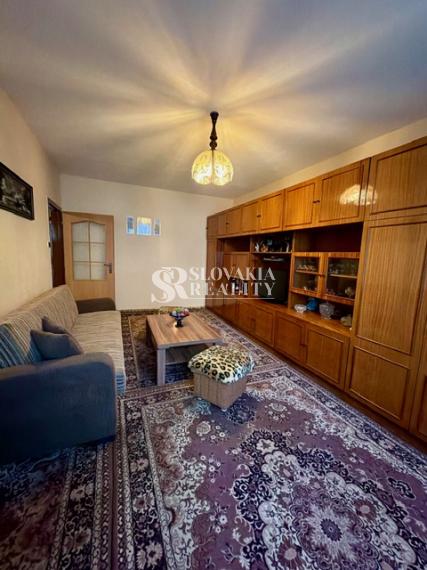 Priestranný 3-izbový byt s balkónom na Alexyho ulici