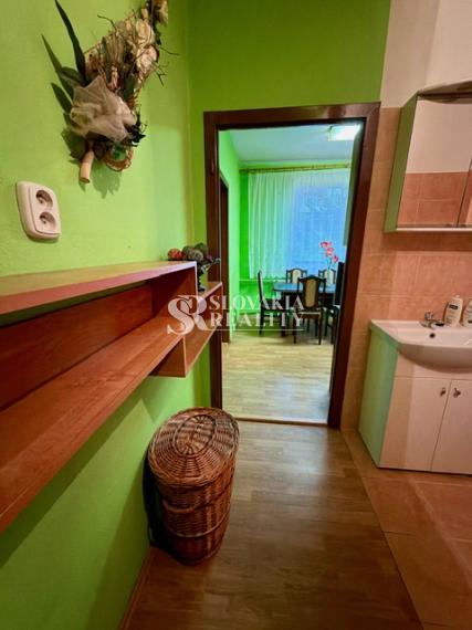 Priestranný 3-izbový byt s balkónom na Alexyho ulici