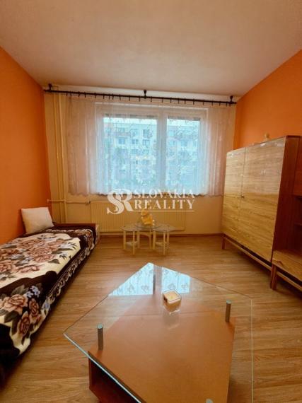 Priestranný 3-izbový byt s balkónom na Alexyho ulici