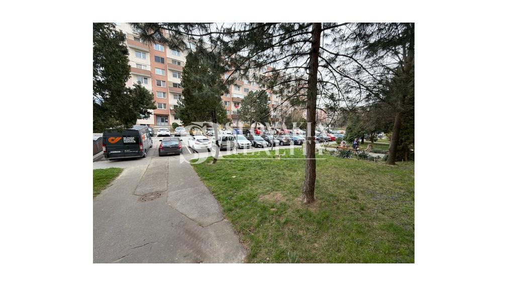 Priestranný 3-izbový byt s balkónom na Alexyho ulici