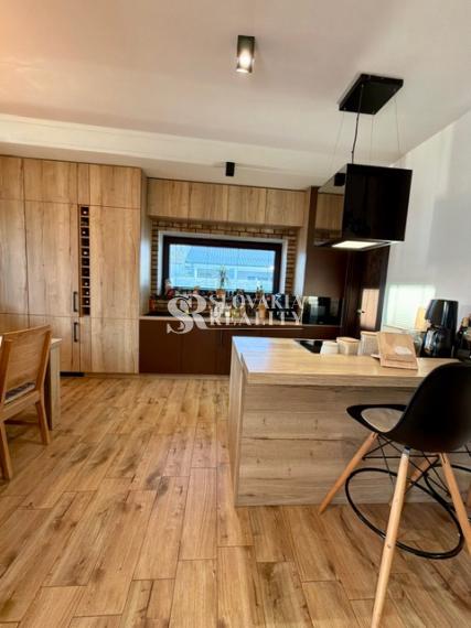 Zariadený 3-izbový bungalov s terasou a moderným dizajnom