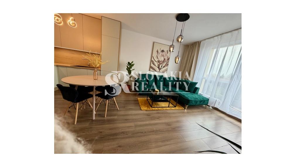 Luxusne zariadený 2-izbový byt s 2 balkónmi - Nová Nitra