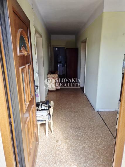 Rodinný dom na predaj s 33 árovým pozemkom