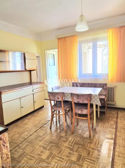 Rodinný dom na predaj s 33 árovým pozemkom