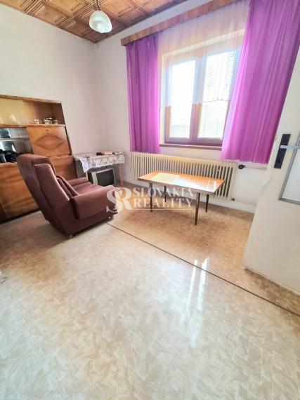 Rodinný dom na predaj s 33 árovým pozemkom