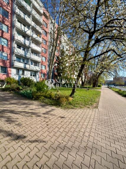 1-izbový byt s výbornou polohou na Výstavej ul. - Chrenová