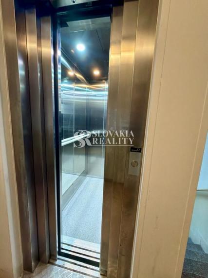 1-izbový byt s výbornou polohou na Výstavej ul. - Chrenová