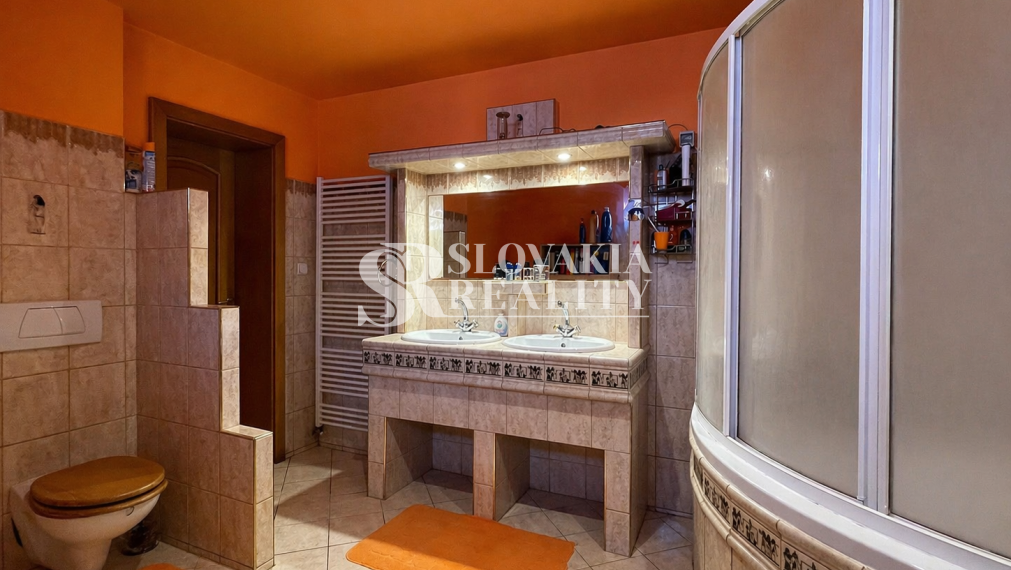 Priestranný RD s terasou v skvelej lokalite Rišňovce