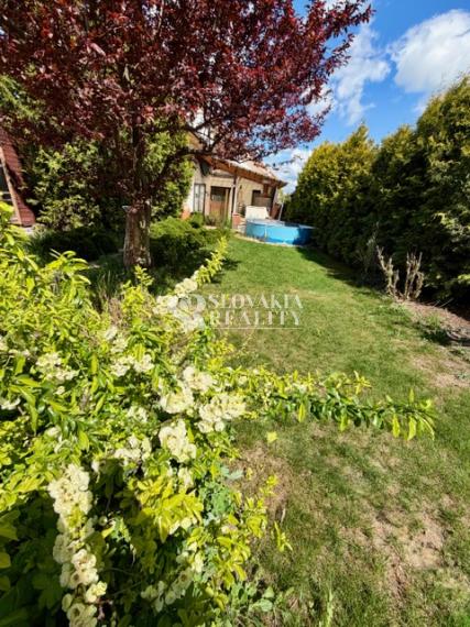 Priestranný RD s terasou v skvelej lokalite Rišňovce