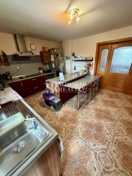 Priestranný RD s terasou v skvelej lokalite Rišňovce