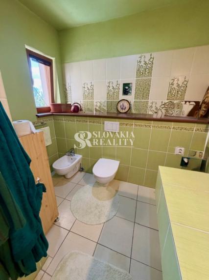 Priestranný RD s terasou v skvelej lokalite Rišňovce