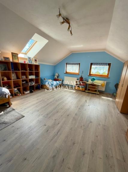 Priestranný RD s terasou v skvelej lokalite Rišňovce