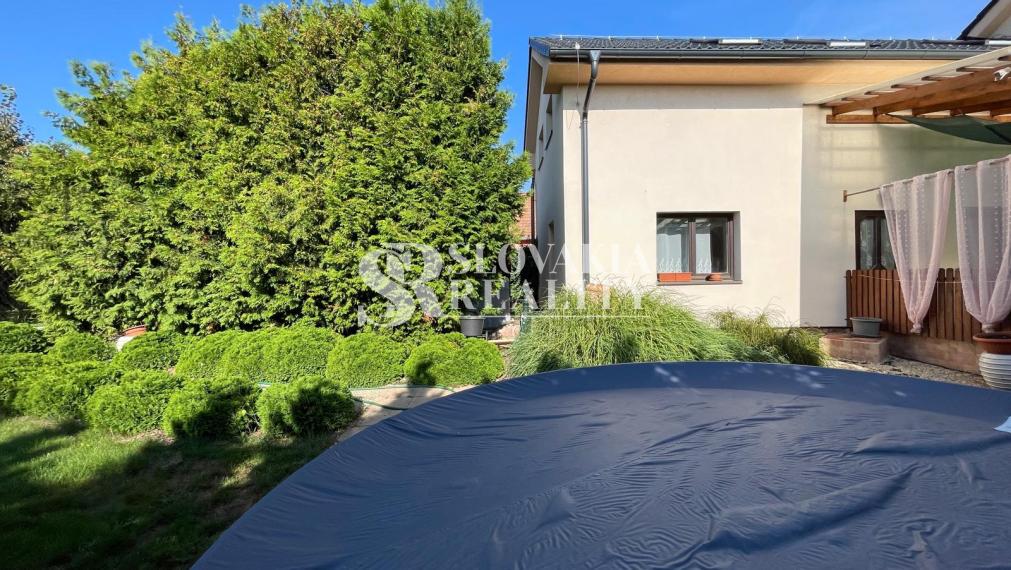 Priestranný RD s terasou v skvelej lokalite Rišňovce