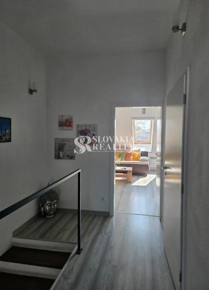 Moderne zariadený 3-izb. rodinný dom s terasou Ivanka pri NR