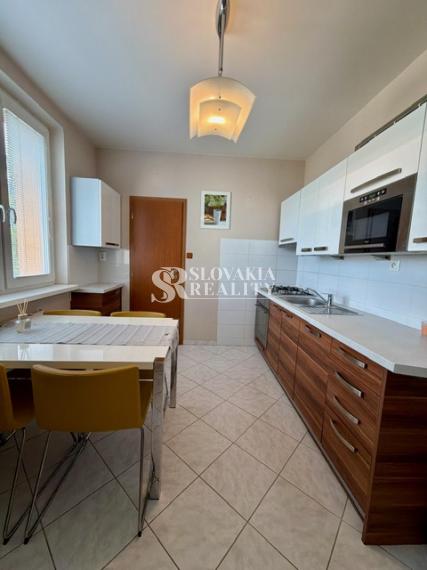 3-izb.byt Čermáň! 84 m², balkón, rekonštrukcia, zariadenie