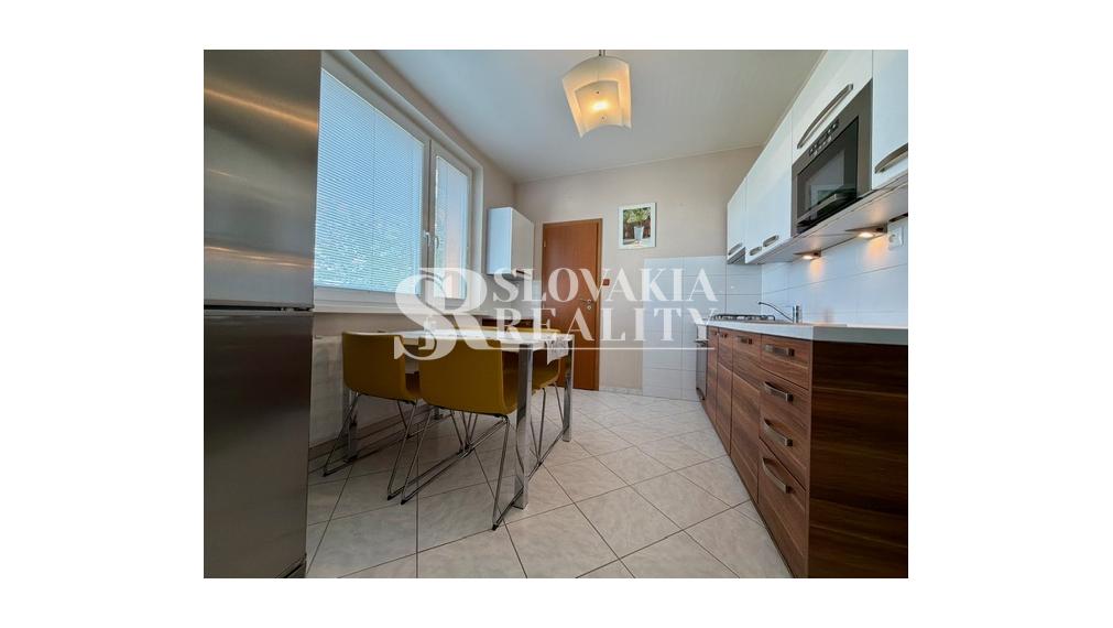 3-izb.byt Čermáň! 84 m², balkón, rekonštrukcia, zariadenie