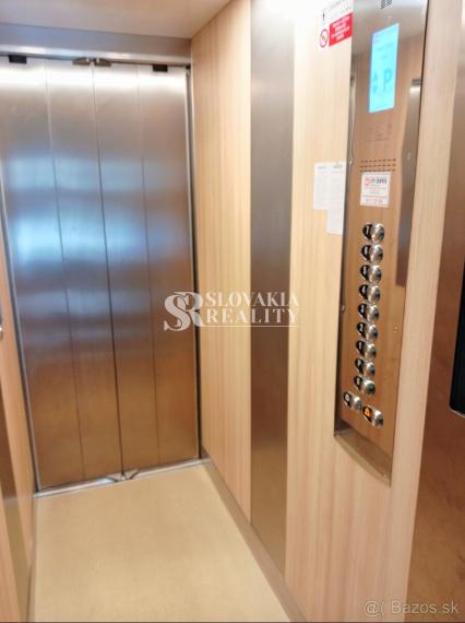 Veľký 3-izb.byt s balkónom, samostatné izby, Partizánska ul.