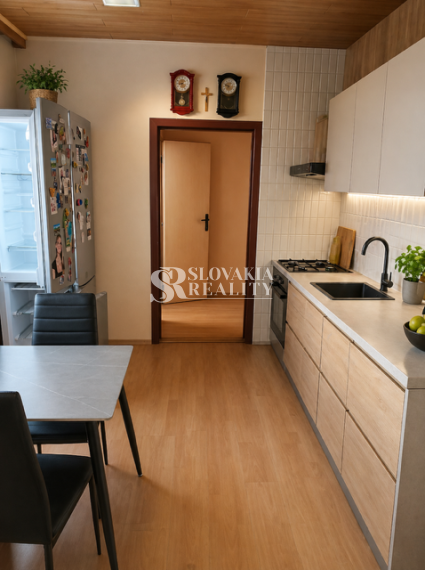 Veľký 3-izb.byt s balkónom, samostatné izby, Partizánska ul.