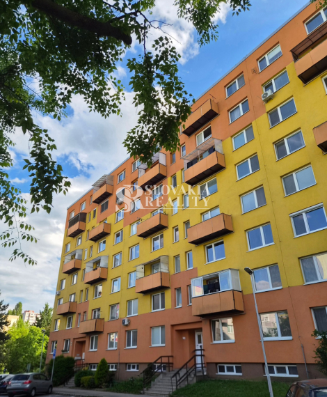 Veľký 3-izb.byt s balkónom, samostatné izby, Partizánska ul.