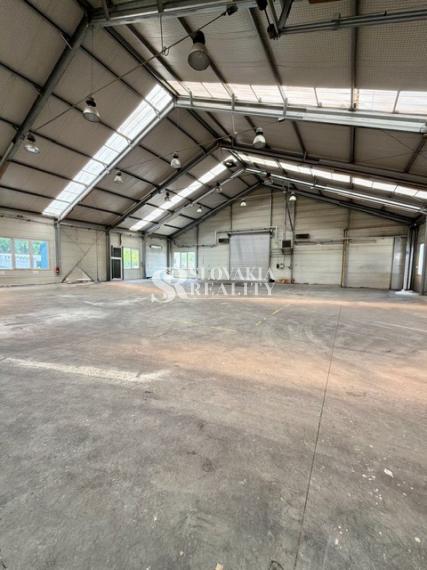 Prenájom haly 700 m² s rampou Nitra – Krškany