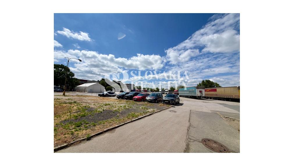Multifunkčný priestor 225 m² Nitra - Horné Krškany