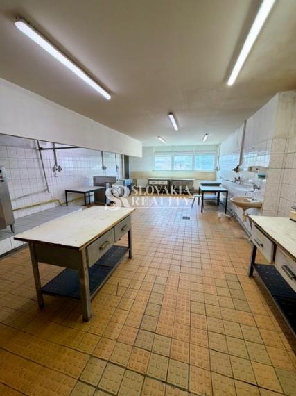Gastro kuchyňa a sklady 207 m², Nitra – Horné Krškany