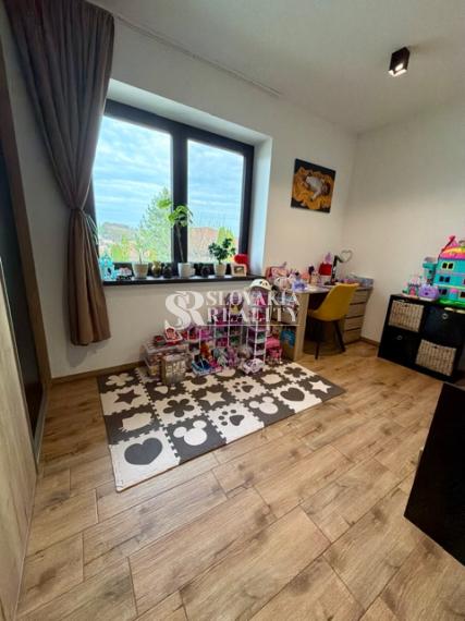 Zariadený 3-izbový bungalov s terasou a moderným dizajnom